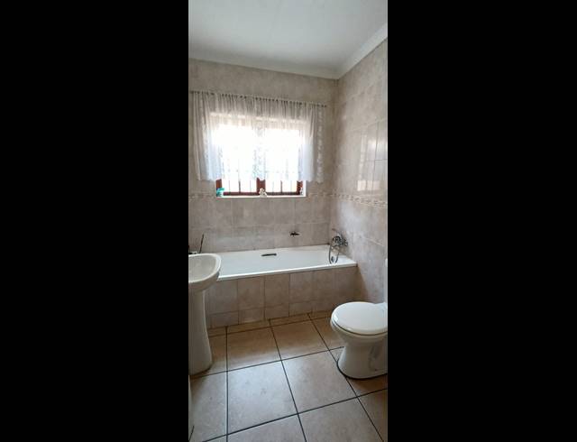 3 BEDROOM TOWNHOUSE FOR SALE IN REYNO RIDGE
